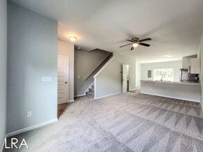 185 Buckhorn Ave in Holly Ridge, NC - Foto de edificio - Building Photo