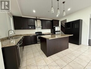 26 Padbury Trl in Brampton, ON - Building Photo - Building Photo
