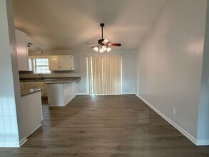 8125 Cadmium Ct in Charlotte, NC - Building Photo - Building Photo