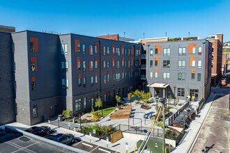 Logan Commons in Cincinnati, OH - Foto de edificio - Building Photo