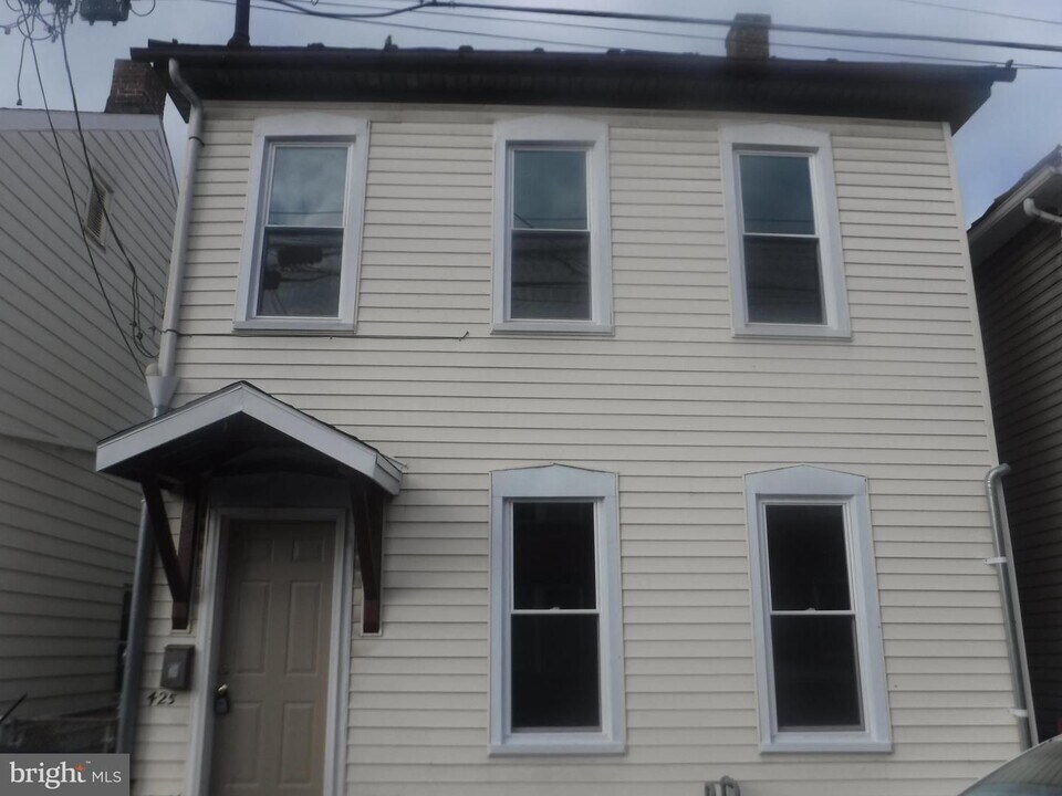 425 George St in Hagerstown, MD - Building Photo
