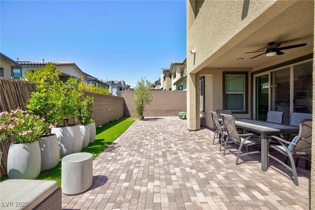 property at 836 Carlon Hls Ave