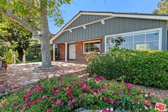 6363 Sycamore Meadows Dr in Malibu, CA - Building Photo - Building Photo