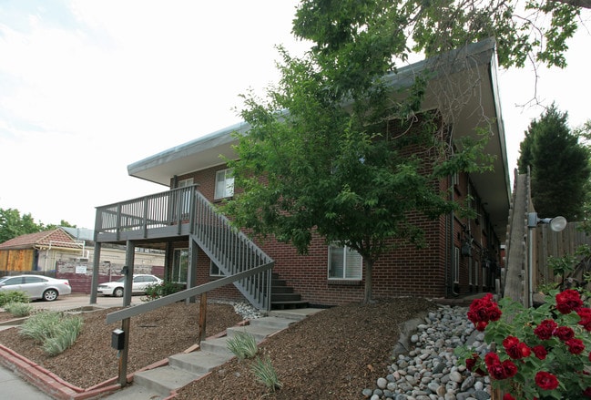 3209-3223 Newton St in Denver, CO - Building Photo - Building Photo