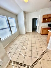 15315 Kamary Ln in San Antonio, TX - Foto de edificio - Building Photo