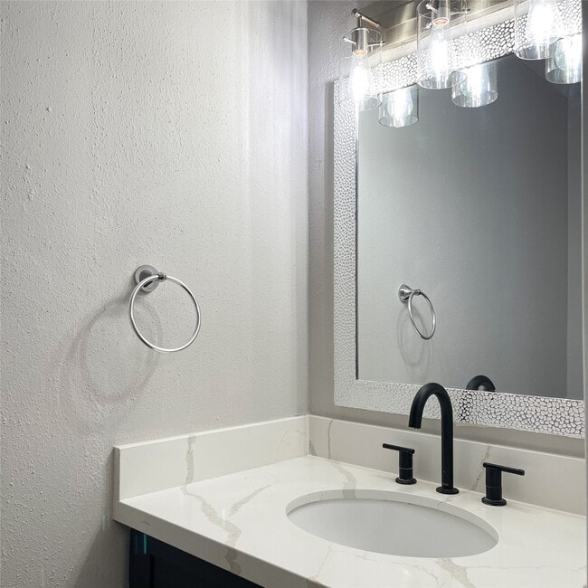 8718 Victorian Village Dr