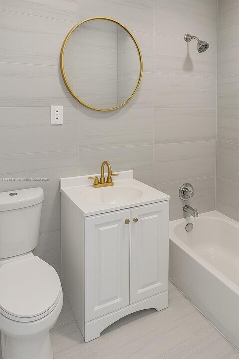 105 NW 14th Way in Dania Beach, FL - Building Photo