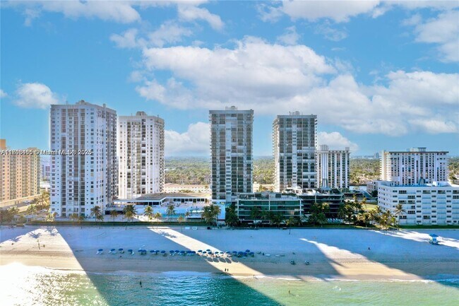 2201 S Ocean Dr, Unit 2805 in Hollywood, FL - Building Photo - Building Photo