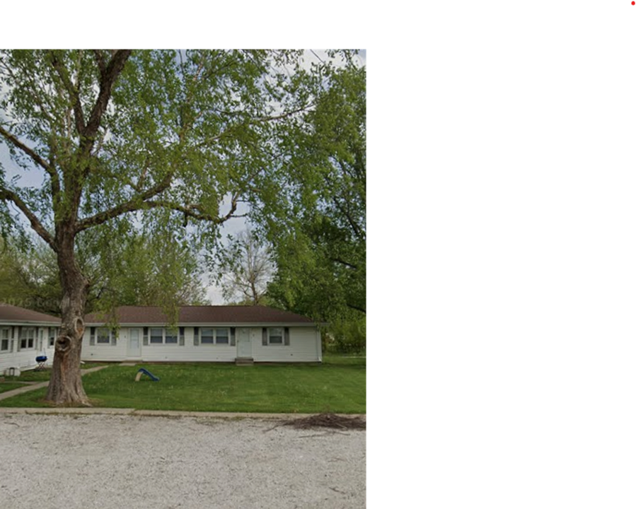 404 E Madison St in Auburn, IL - Building Photo