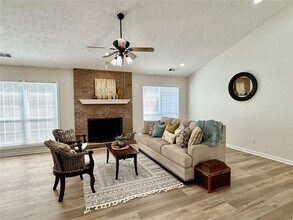 3267 Summit Glen Dr in Loganville, GA - Building Photo - Building Photo
