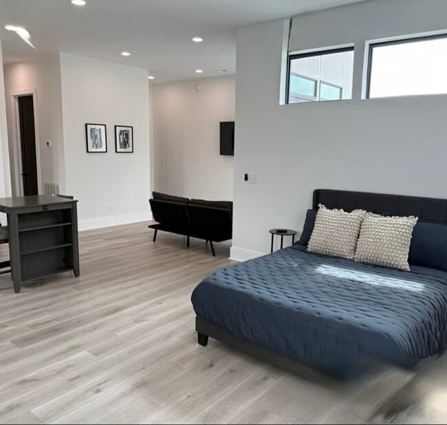 1003 Paradise City Blvd