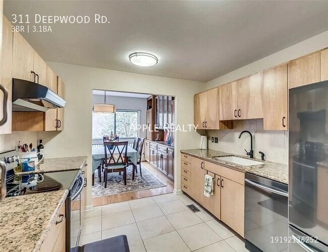 311 Deepwood Rd in Chapel Hill, NC - Building Photo - Building Photo