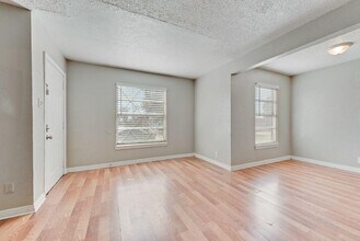 6427 Christensen Dr in Dallas, TX - Building Photo - Building Photo