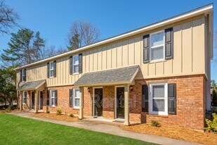 4011 Wheeler Woods Rd in Augusta, GA - Building Photo