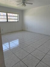 1885 NE 121st St in North Miami, FL - Building Photo - Building Photo