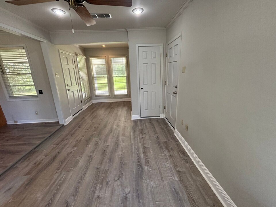 9834 Cal Rd in Baton Rouge, LA - Building Photo