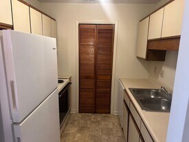 435 Haltiwanger Rd in Greenwood, SC - Building Photo