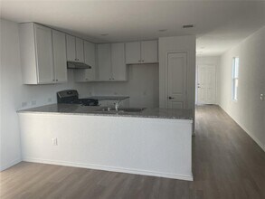 7347 London Ml in San Antonio, TX - Building Photo - Building Photo