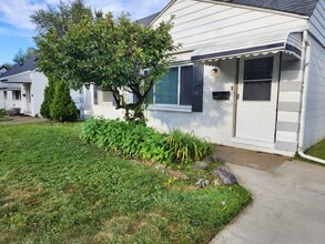 22828 Almond Ave in Eastpointe, MI - Building Photo - Building Photo