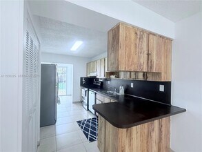 5785 W 16th Ln in Hialeah, FL - Building Photo - Building Photo