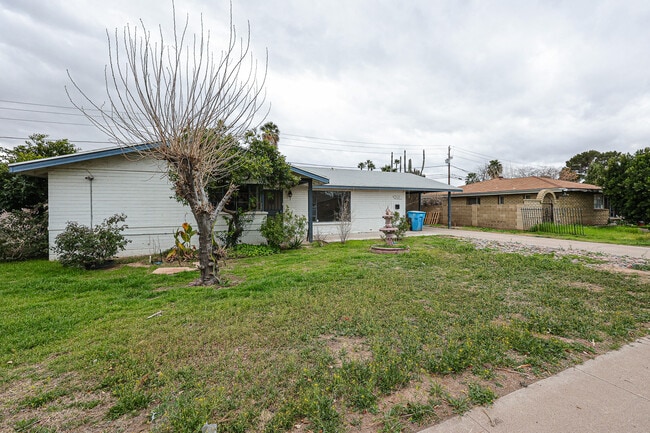 property at 1707 W Hazelwood St