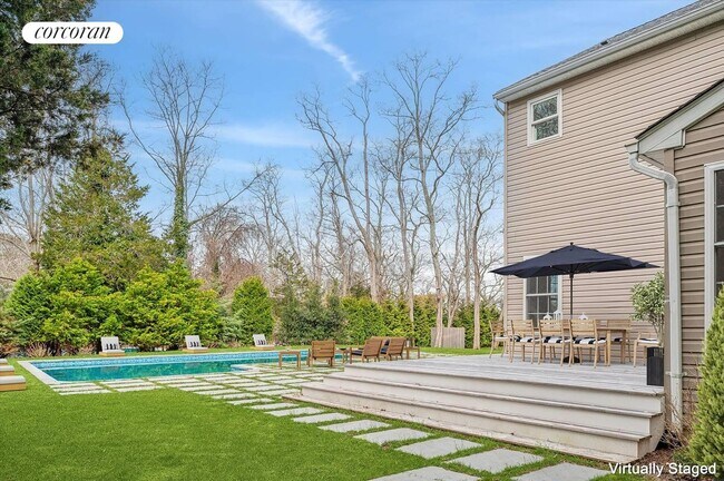 4056 Noyack Rd in Sag Harbor, NY - Building Photo - Building Photo