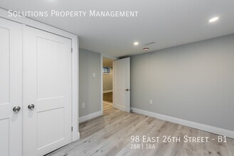 98 E 26th St in Hamilton, ON - Building Photo - Building Photo