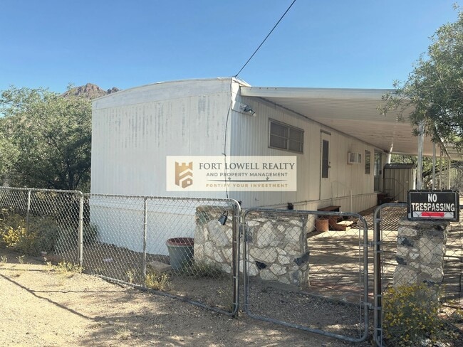property at 2751 S Kinney Rd