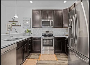 1725 Dromolin Dr in Virginia Beach, VA - Building Photo - Building Photo