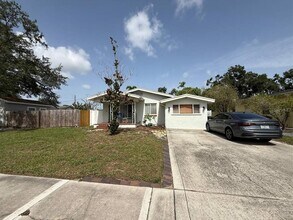 5347 10th St N in St. Petersburg, FL - Building Photo - Building Photo