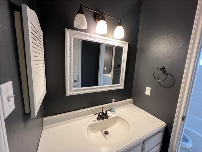 property at 38 Meadow Cove Dr