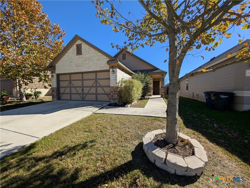 2096 Brandywine Dr in New Braunfels, TX - Building Photo