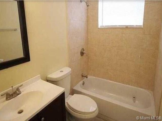 2780 NW 14th St-Unit -1A in Fort Lauderdale, FL - Building Photo - Building Photo