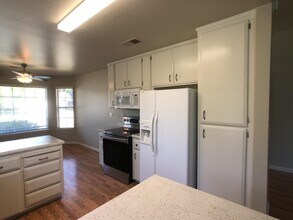 2 River Oaks Dr in Chico, CA - Building Photo - Building Photo