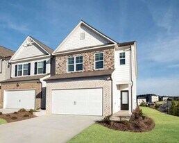 3925 Runnel Hl in Gainesville, GA - Building Photo