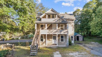 59 Hill St, Unit 2nd floor in Torrington, CT - Building Photo