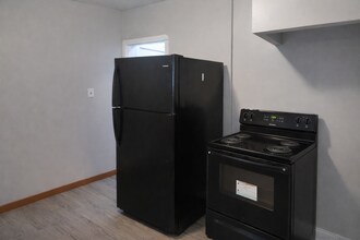 1064 Woodview Rd in Cleveland Heights, OH - Building Photo - Building Photo