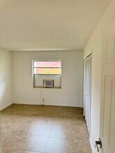 1527 N J St, Unit 3 in Lake Worth Beach, FL - Building Photo - Building Photo