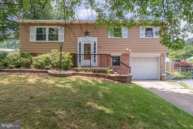 302 Hickory Hill Terrace in Harrisburg, PA - Building Photo - Building Photo