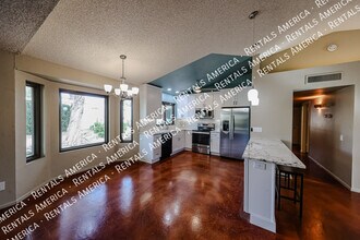 10438 S 45th Pl in Phoenix, AZ - Building Photo - Building Photo