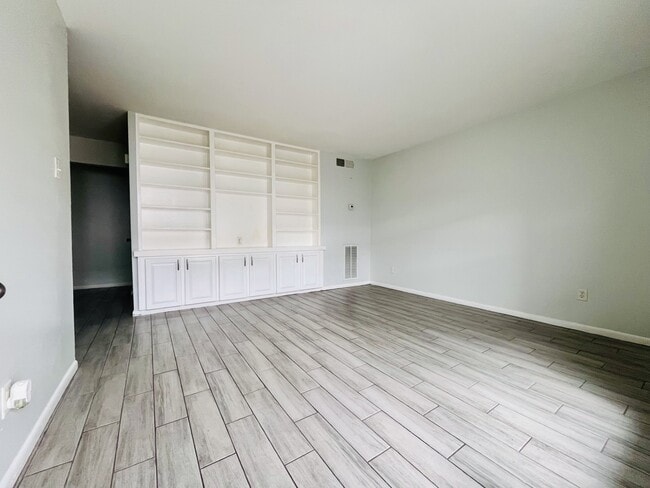 property at 5123 Del Monte Dr