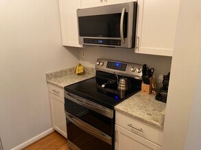 1286 Clifden Grn, Unit 1286 in Charlottesville, VA - Foto de edificio - Building Photo