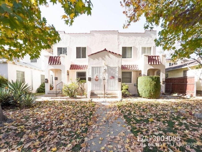 property at 803 Lindaraxa Park N