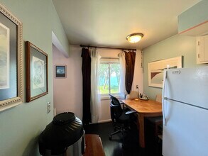 3608 Lakeshore Dr, Unit B11 in St. Joseph, MI - Building Photo - Building Photo