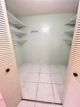 10889 NW 7th St, Unit 22-30 in Miami, FL - Building Photo - Building Photo