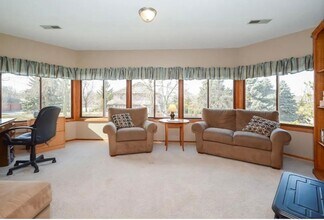 8004 Timber Lake Dr in Eden Prairie, MN - Building Photo - Building Photo