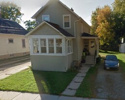 525 Chestnut St in Neenah, WI - Building Photo