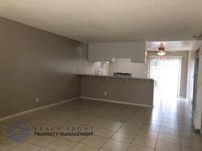 2186 Pacific in Costa Mesa, CA - Foto de edificio - Building Photo