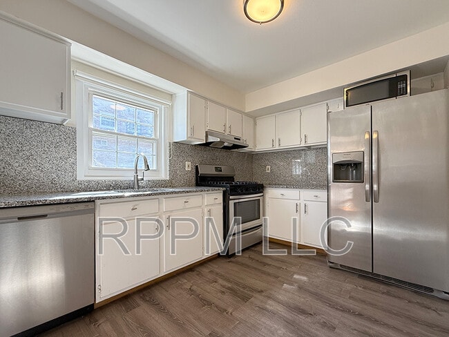 45 Wedgewood Dr in Verona, NJ - Foto de edificio - Building Photo