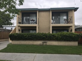 5429 Troost Ave, Unit 4 Apartments